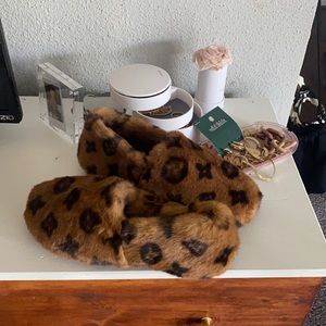 Brown LV Slippers